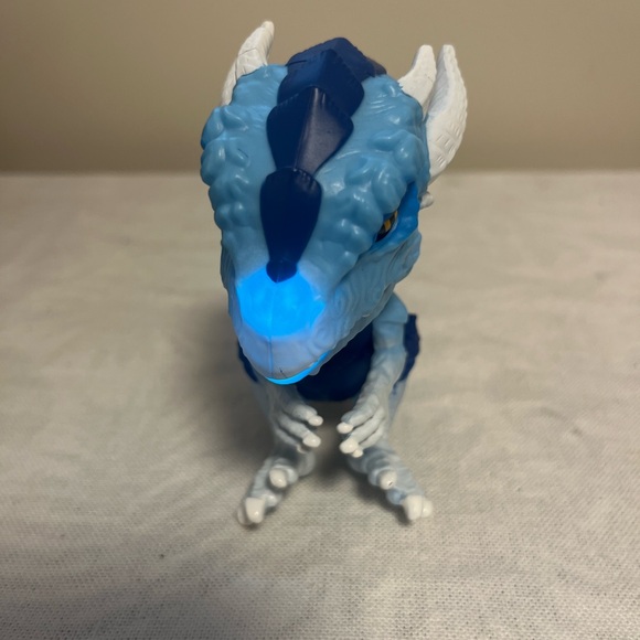 Wowwee Fingerlings Untamed Freezer The Ice Dragon ~ Roars ~ Moves ~ Lights Up - Picture 6 of 6